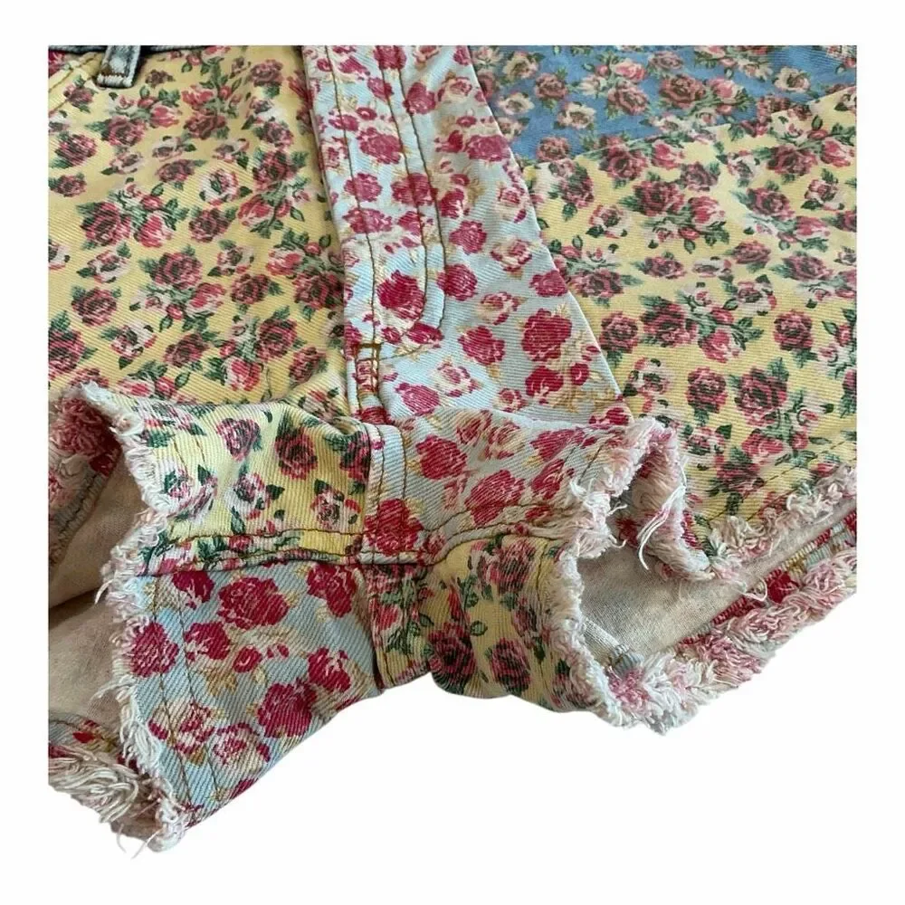 NWOT Farm Rio Anthropologie Women’s 26 HR Patchwork Denim Floral Shorts - Picture 2 of 7